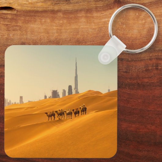 Deserts Dubai's Skyline View with Camels Sleutelhanger (Achterkant)