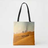 Deserts Dubai's Skyline View with Camels Tote Bag (Voorkant)