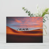 Deserts Man & Camels in the Sand Dunes Bedankkaart (Staand voorkant)