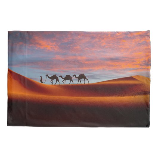 Deserts | Man & Camels in the Sand Dunes Kussensloop (Achterkant)