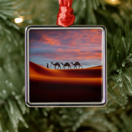 Deserts Man & Camels in the Sand Dunes Metalen Ornament (Boom)