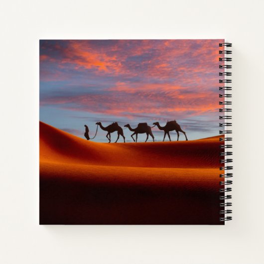 Deserts Man & Camels in the Sand Dunes Notitieboek (Achterkant)