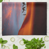 Deserts Man & Camels in the Sand Dunes Theedoek (Gevouwen)