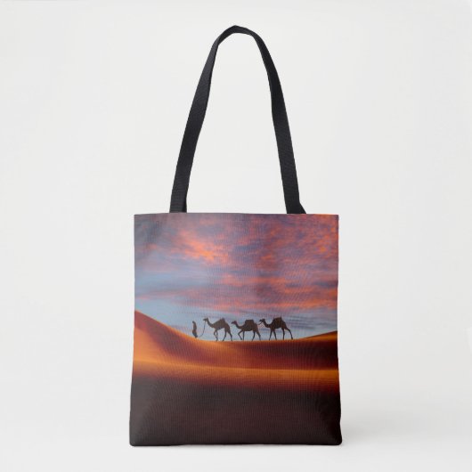 Deserts Man & Camels in the Sand Dunes Tote Bag (Voorkant)