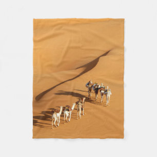 Deserts   Tuareg Walk with Camels Fleece Deken