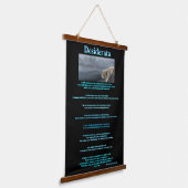 Desiderata Gray Wolven staan bij een rivieroever Hangend Wandkleed (Gebogen)