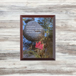 Desiderata Verse Red Fallen Leaf on Water Plaque Troffee Gedenkplaat<br><div class="desc">Een houten wandplaat is voorzien van een afbeelding foto van een gevallen rood esdoornblad op het wateroppervlak,  samen met een inspirerend vers van het beroemde Desiderata-gedicht geschreven door Max Erhmann. Selecteer de grootte van uw muurplak. Een doordacht cadeau voor familie en vrienden!</div>