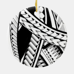 design van de dikke stam van het polynesideeiland  keramisch ornament