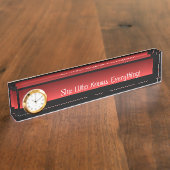 Desk Name Bord klokt ze die alles kent! Naambordje (Zijkant)