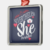 Desondanks bleef ze bestaan metalen ornament (Links)