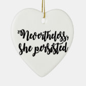 Desondanks bleef ze bij keramisch ornament (Rechts)