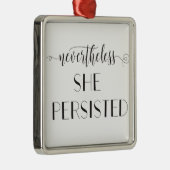 Desondanks bleef ze citaat behouden metalen ornament (Rechts)