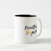 Desondanks bleef ze zwart en goud. tweekleurige koffiemok (Voorkant rechts)