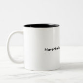 Desondanks hield ze de mok van koffie aan (Links)