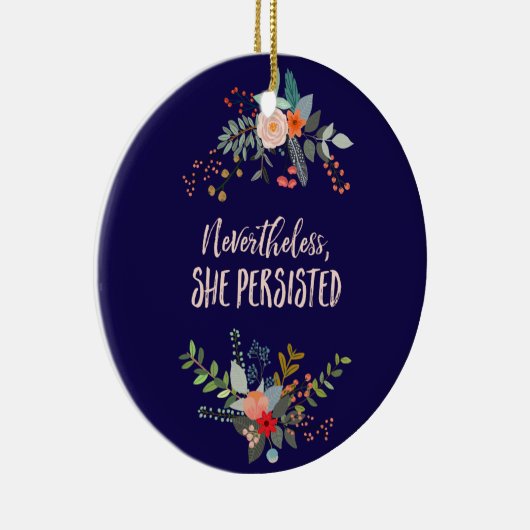 Desondanks hield ze een ornament aan (Rechts)