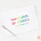 Desondanks hield ze vast aan de regenboog-Waterver Ovale Sticker (Envelop)