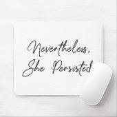 "Desondanks hield ze vast"  citaat Muismat (Met muis)