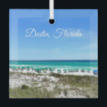 Destin Florida Coast Beach Umbrellas Glas Ornament<br><div class="desc">Deze prachtige kerstversiering op het strand van Destin in Florida kenmerkt de  blauwe groene oceaanwateren van Sandestin langs de kust.  blauwgroen en blauwe paraplu's aan de zomerkust vóór het zee gras. Een mooi wit krullend script voor mijn favoriete kuststad langs de emerald kust.</div>