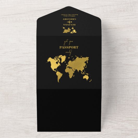 Destination Wedding World Passport Black Gold All In One Uitnodiging (Buitenkant)