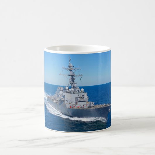 DESTROYER MET GIDDELDE MISSIE - Mok DDG-62 (Center)