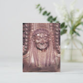 Detail van de gorgonhendel van een krater briefkaart (Staand voorkant)