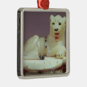 Detail van het deksel van een onbuigzame pot met e metalen ornament (Rechts)