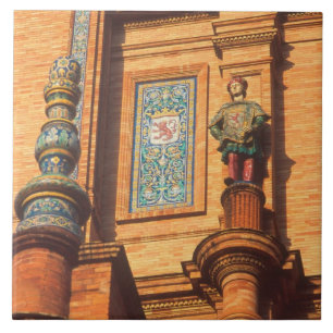 Detail van keramische standbeeld op de Plaza de Es Tegeltje