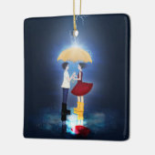 Detail van "Lovehit" Couple Sharing Umbrella Keramisch Ornament (Links)