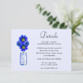 Details over blauwe bloemen Mason Jar Wedding Informatiekaartje (Staand voorkant)