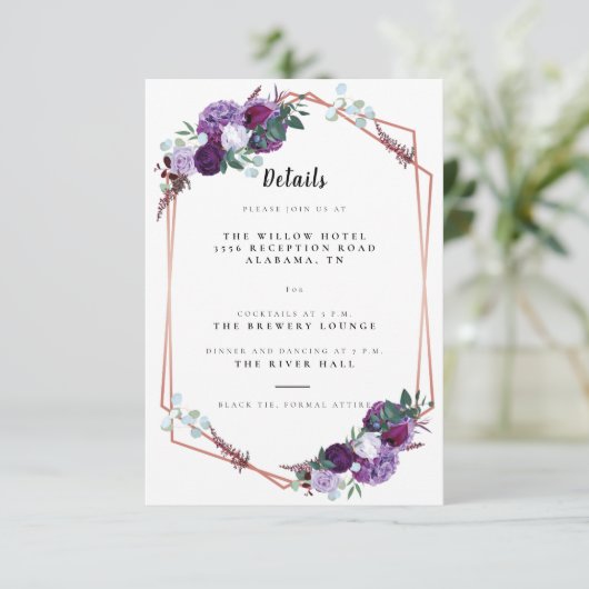 Details over Paarse Floral Wedding Informatiekaartje (Staand voorkant)