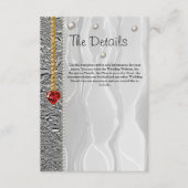 Details van de bruiloft, witte zijde, diamanten en informatiekaartje (Voorkant)