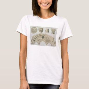 Details van een gesculpeerde boog en kolommen uit t-shirt