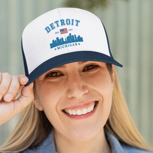 Detroit Michigan Skyline city Est. 1701  Trucker Pet