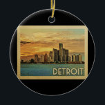 Detroit Michigan Vintage Travel Keramisch Ornament<br><div class="desc">Ontdek het Michigan-ontwerp in Vintage Travel-stijl met een prachtige zonsondergang van de stad.</div>