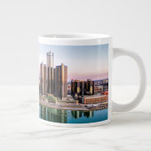 Detroit Skyline op Dawn Jumbo Mok (Rechts)