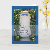 Deuren openen wij het Wenskaart van de deurfoto Kaart (Gele Bloem)