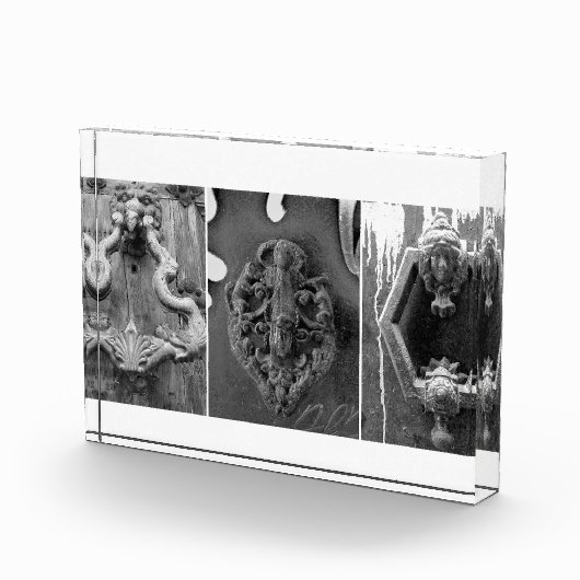 Deurkloppers, Barcelona Fotoblokken (Rechts)