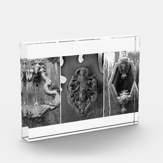 Deurkloppers, Barcelona Fotoblokken (Links)