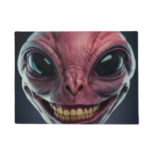 Deurmat met een buitenaards motief.