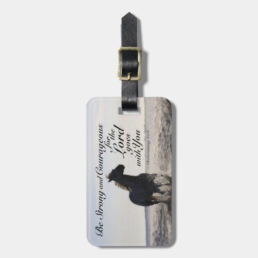 Deuteronomie 31:6 Wees sterk en moedig, paard Bagagelabel (Voorkant verticaal)