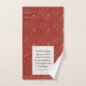 Deuteronomium 31:8 Bijbelvers Afbeelding Handdoek (Handdoek)