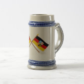 Deutschland und Saarland Flaggen, gekreuzt Bierpul (Voorkant rechts)