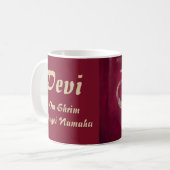 Devi Sanskrit Calligrafie met Mantra Koffiemok (Voorkant links)