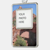 Devil's Kitchen in Sedona Arizona Verzilverd Omlijst Ornament (Links)