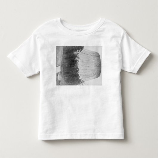 Devil's Tower met 4 mensen op de voorgrond Kinder Shirts (Voorkant)