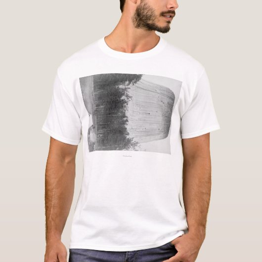 Devil's Tower met 4 mensen op de voorgrond T-shirt (Voorkant)
