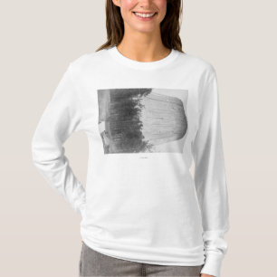 Devil's Tower met 4 mensen op de voorgrond T-shirt