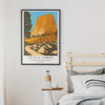Devils Tower National Monument Wyoming  Poster<br><div class="desc">Devils Tower National Monument vector design. Het is een biet,  bestaande uit een onbuigzaam gesteente in het Beer Lodge Ranger District van de Black Hills.</div>