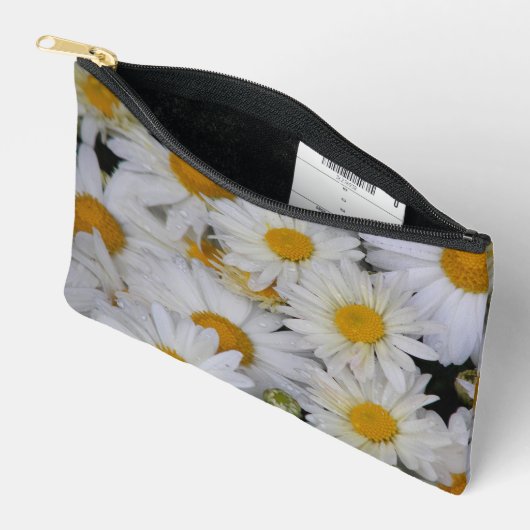 Dew Kissed White Daisies Floral Etui (Open)