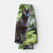 Dexter The Black Siamese Cat, Bottle Cooler (Voorkant)